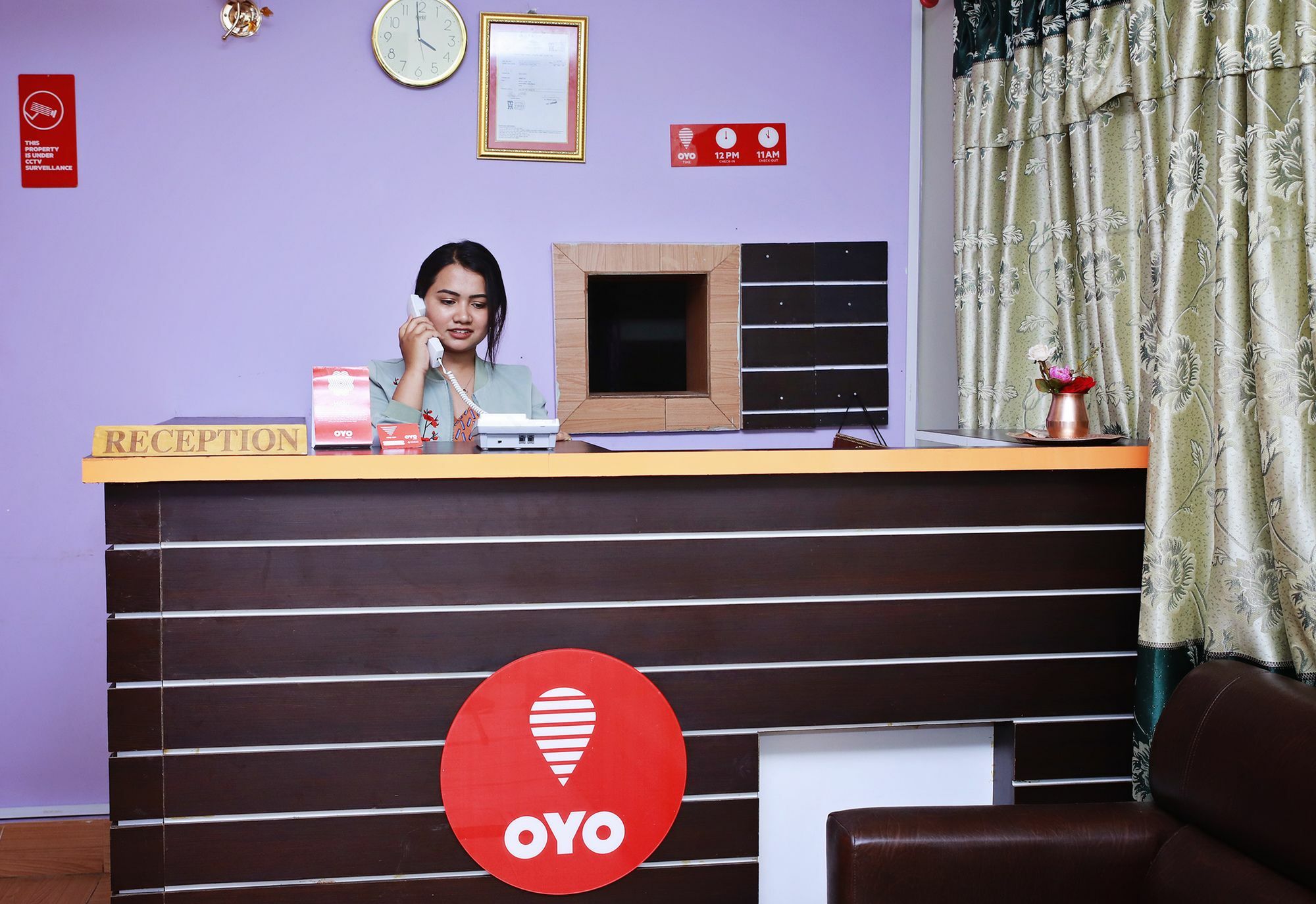 Oyo 575 Api Suites Pokhara Exterior foto